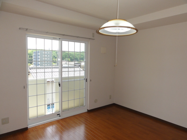 Living and room. Day is also a very good room