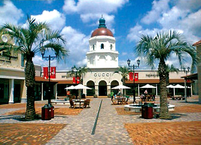 Shopping centre. Kobe Sanda Premium ・ 5-minute walk from the 380m field to outlet. Buy brand-name goods in deals to choose carefully. When a friend came to play in the house, Than you think envy and guide here ...