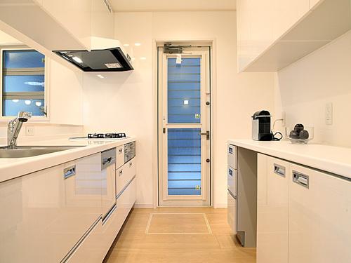 Kitchen. It was established directly out possible back door from the garage. We are planning a smooth flow line to the water around from the kitchen.   [243 No. land model house] (December 2013) Shooting