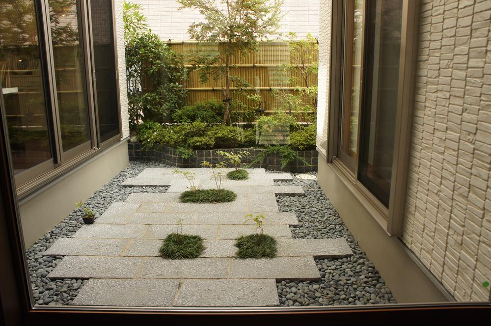 Garden. Local (September 2013) Shooting