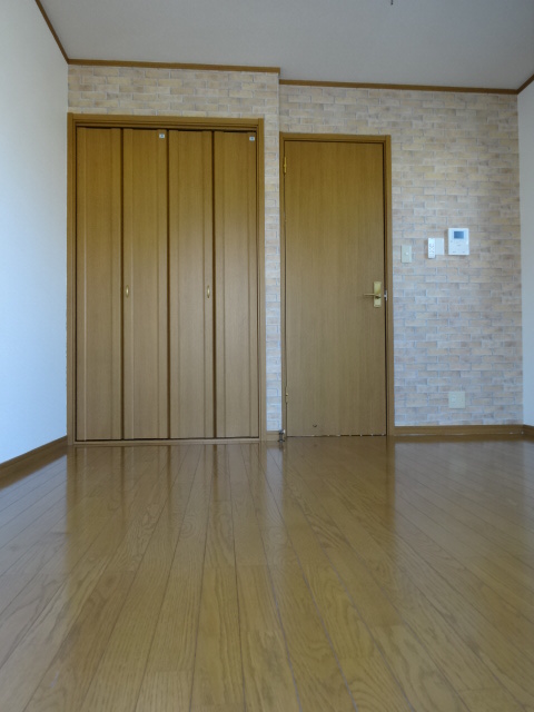 Other room space. Stylish cross is attractive (* ^^) v