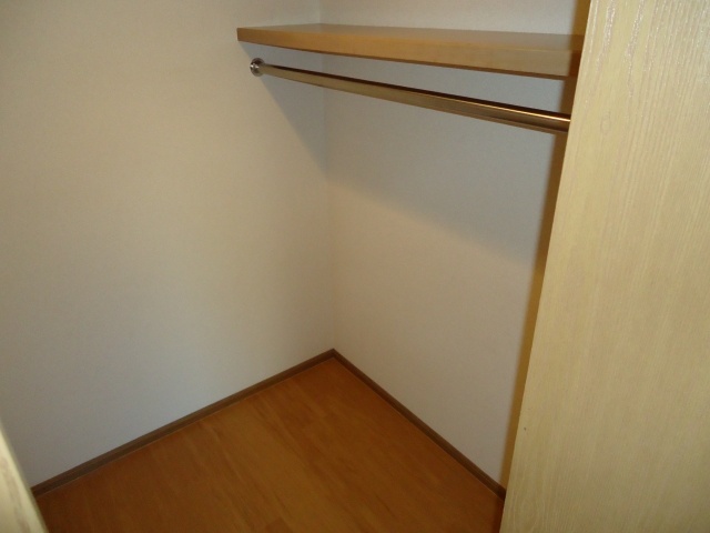 Receipt. Large storage looks attractive