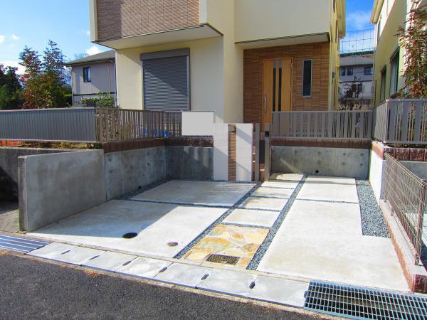 Local photos, including front road. December, The remaining 1 buildings!