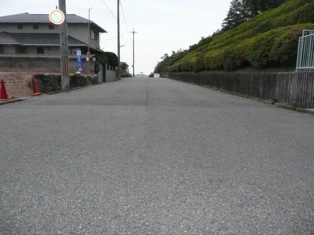 Local photos, including front road. Local (September 2013) Shooting