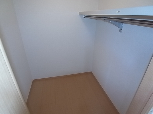 Receipt. Walk-in closet