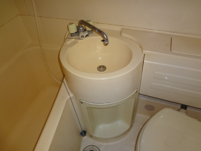 Other Equipment. Wash basin