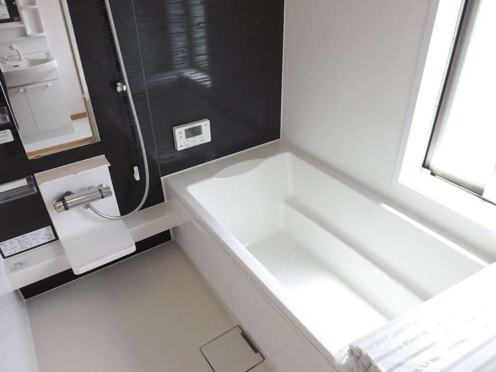 Same specifications photo (bathroom). Same specifications photo (bathroom) Bathroom heating dryer! Warm bath!