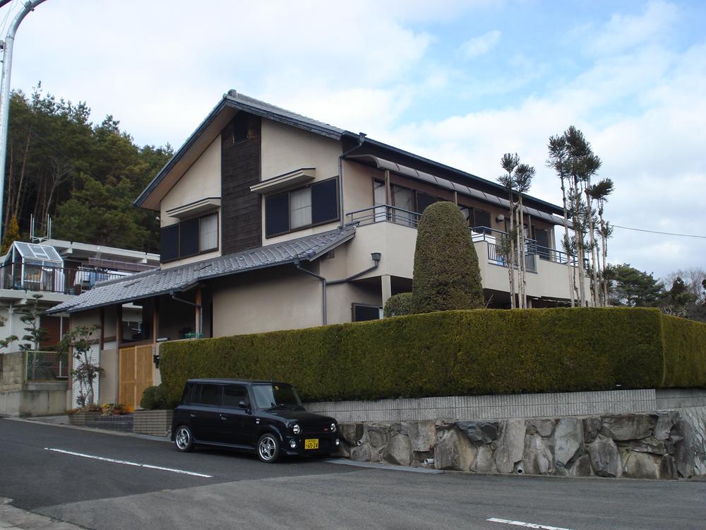 Local appearance photo. Local (January 2012) shooting