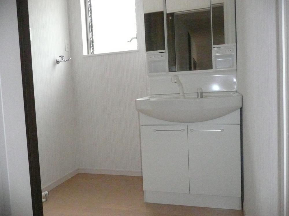 Wash basin, toilet. Indoor (10 May 2013) Shooting