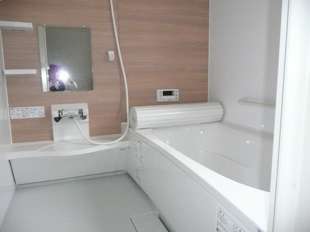 Bathroom. Indoor (10 May 2013) Shooting