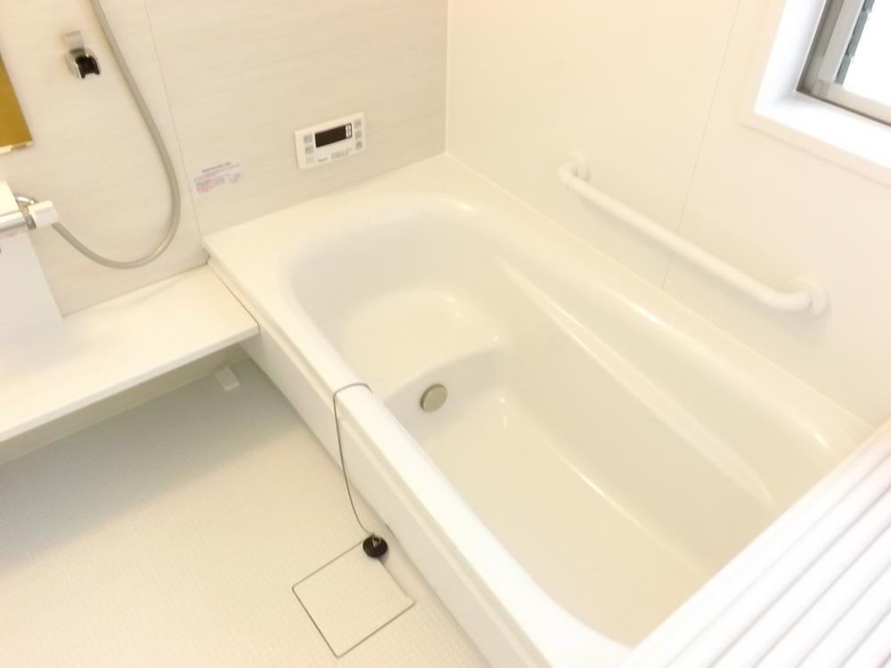 Same specifications photo (bathroom)