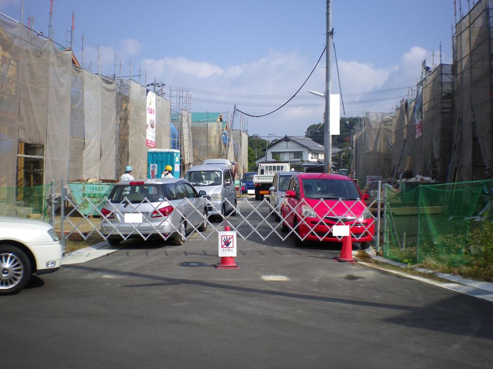 Local photos, including front road. Local (11 May 2013) Shooting