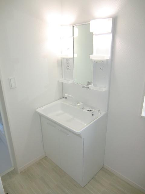 Other Equipment. Local photos (basin)