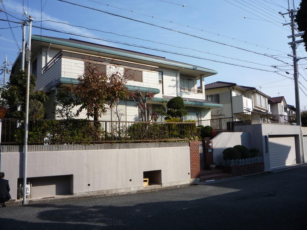 Local appearance photo. Local (11 May 2013) Shooting