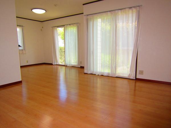 Living. LDK18 Pledge facing south