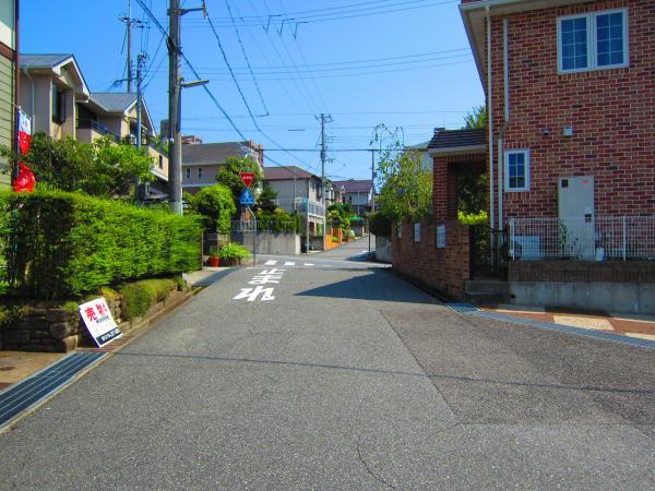 Local photos, including front road. Front road and local photo