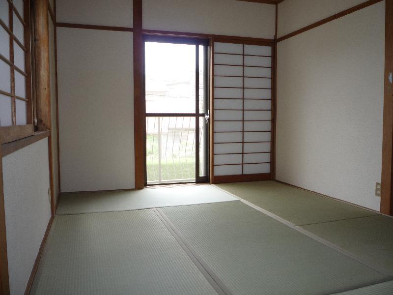 Living and room. Veranda side Japanese-style room