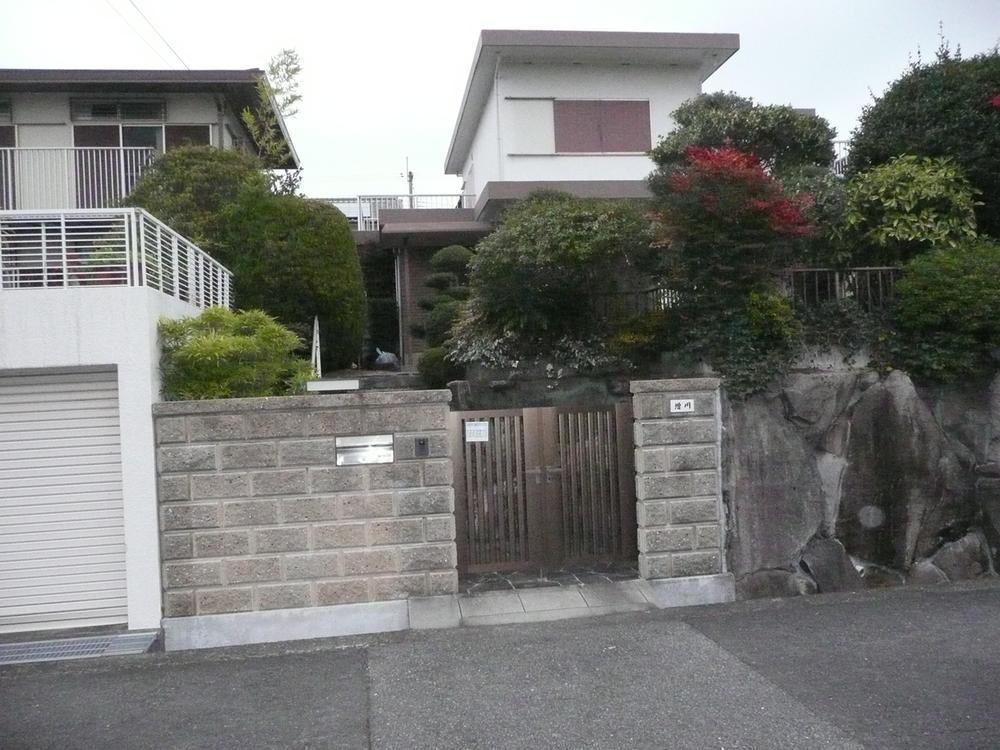 Local appearance photo. Local (12 May 2013) Shooting