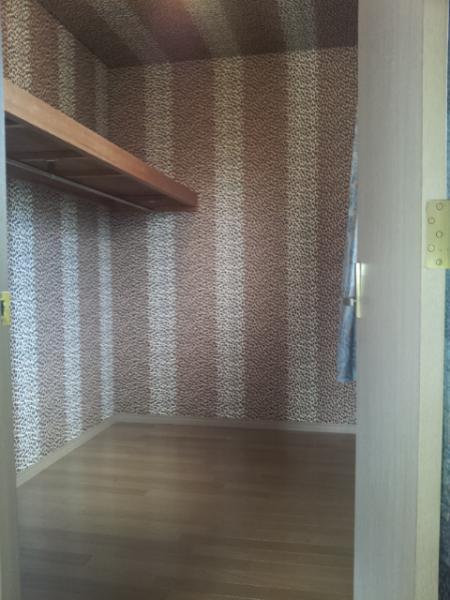 Receipt. Walk-in closet photo