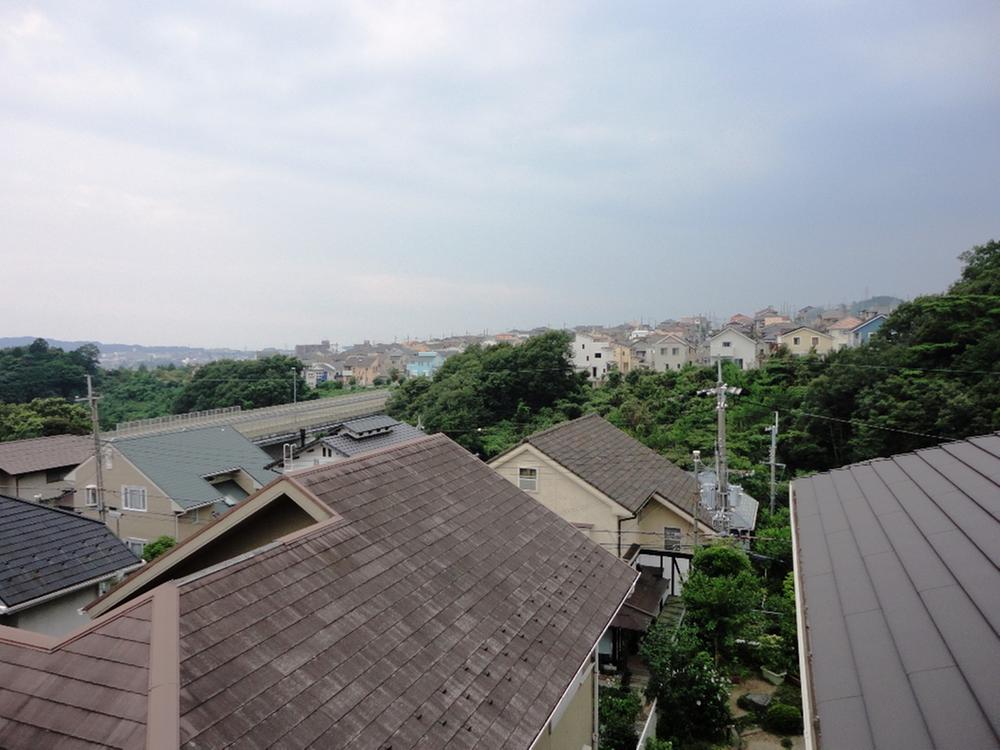 View photos from the dwelling unit. View from the site (August 2013) Shooting