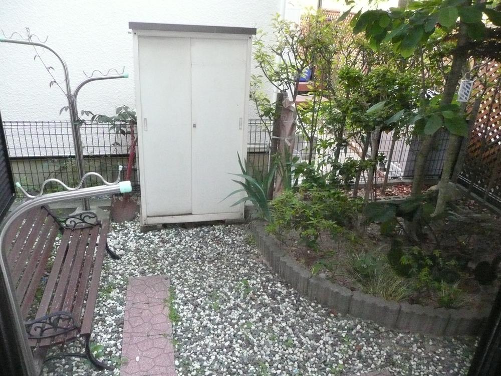 Garden. Local (June 2013) Shooting