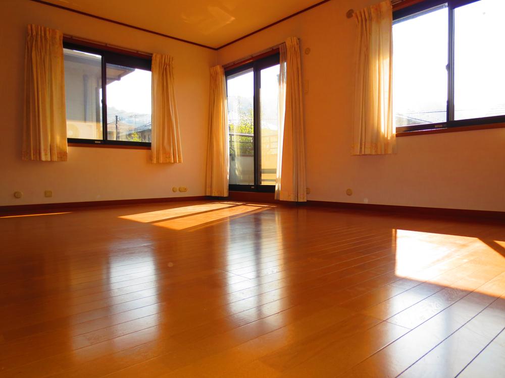 Non-living room. Western-style spacious 12.5 Pledge.