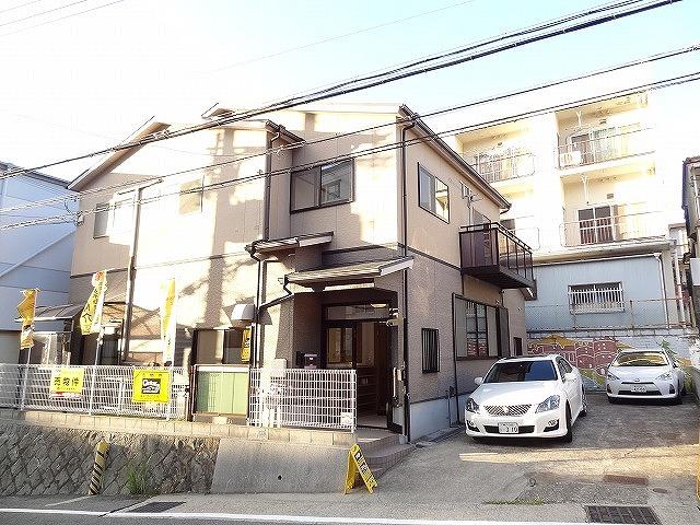 Local appearance photo. Local (10 May 2013) Shooting