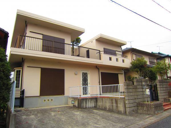 Local appearance photo. Is the appearance of frontage was imposing widely! Heisei 25 October the entire renovation completed!