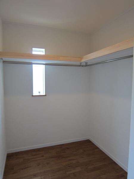 Receipt. It is a walk-in closet of a large capacity! 