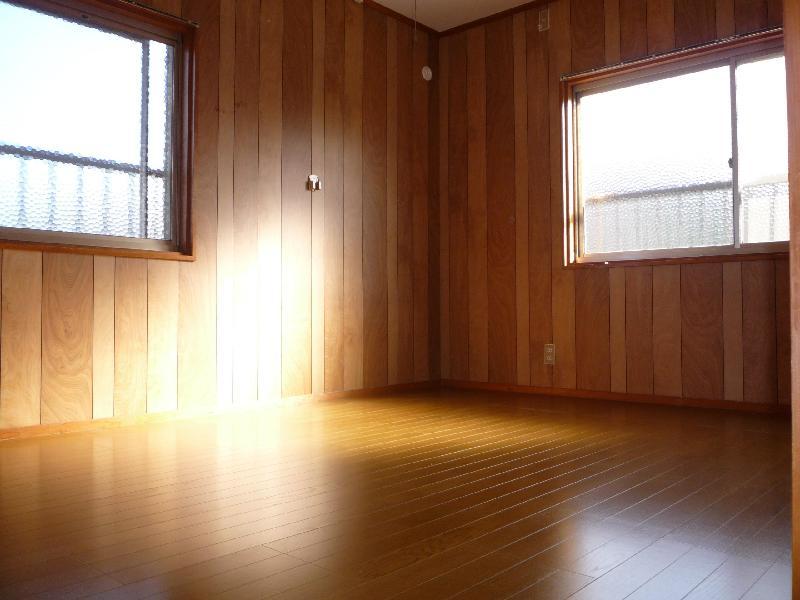 Living and room. 2 Kaiyoshitsu