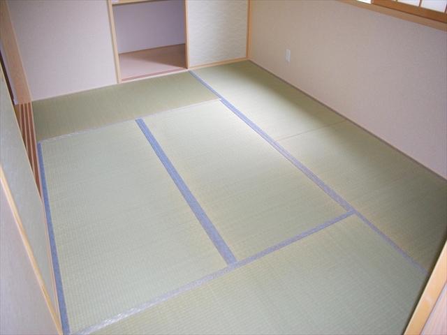 Non-living room. Bright Japanese-style room! (B No. land)