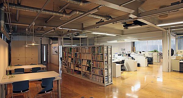 Other. House building of Pikon, which proceeds in the slogan "Let's make a house like their own will want to live.". Taking advantage of superior tenderness to the structure system and the wooden house life that 2x4 construction method has designed Building 1 1 buildings cherish. «Design section»