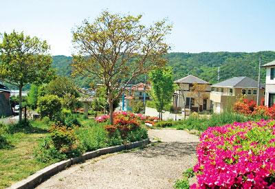 park. Succession is Shiraiwa Kitaryokuchi (in the town) beautiful green, Green space filled with airy, I want to use, such as for a walk with the dog