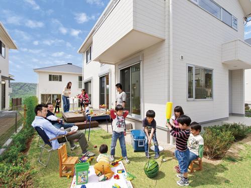 Other. Fun will spread, such as barbecue tournament gathered friends in the large garden with a large wooden deck.