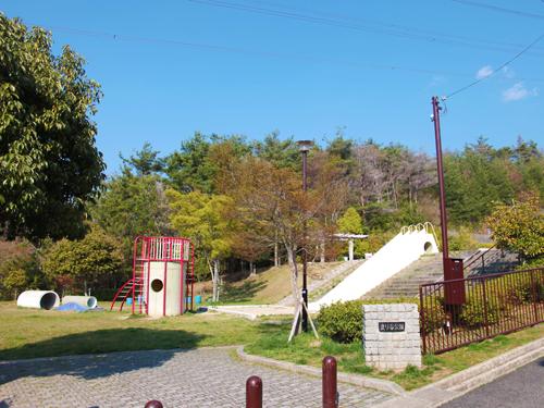 park. Over Valley park (in the town) new sales Street District, Adjacent to a large park. The park, Children, such as slide and sandbox to be slipping in the three side-by-side is also aligned fun and play likely play equipment