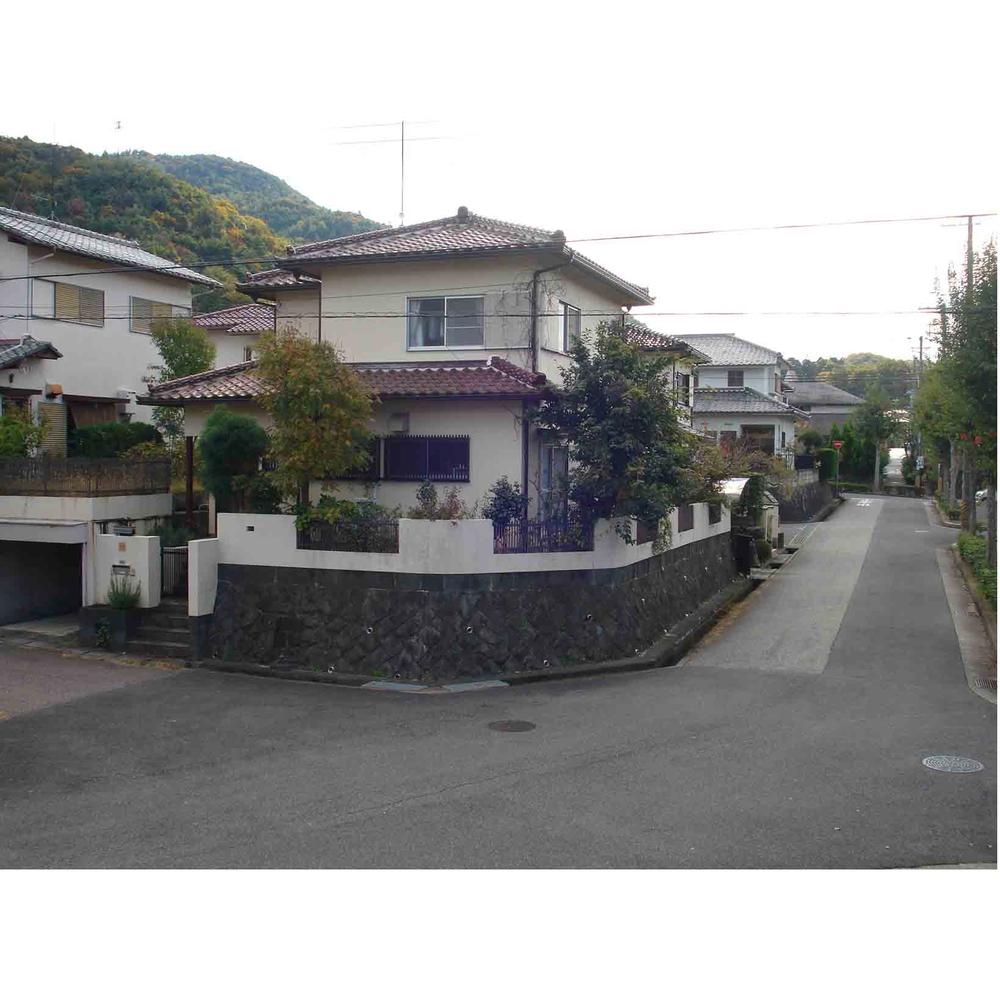 Local appearance photo. Local (11 May 2013) Shooting