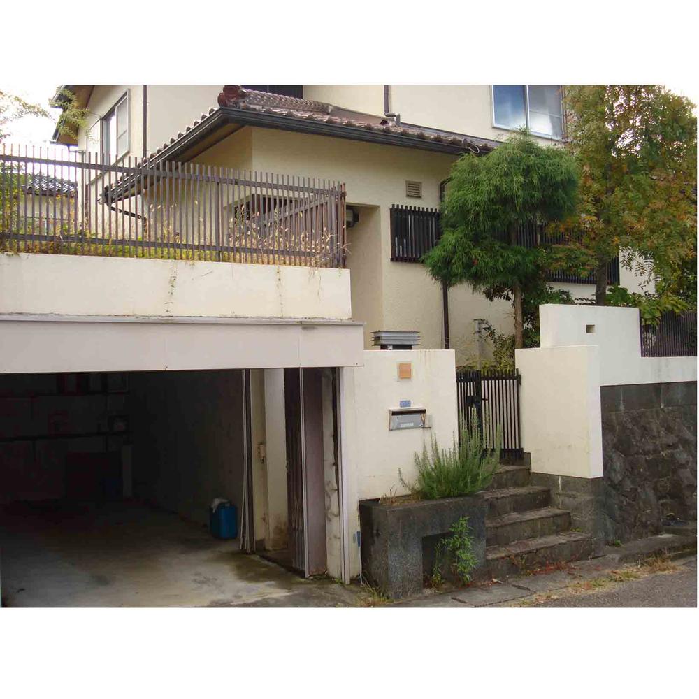 Local appearance photo. Local (11 May 2013) Shooting