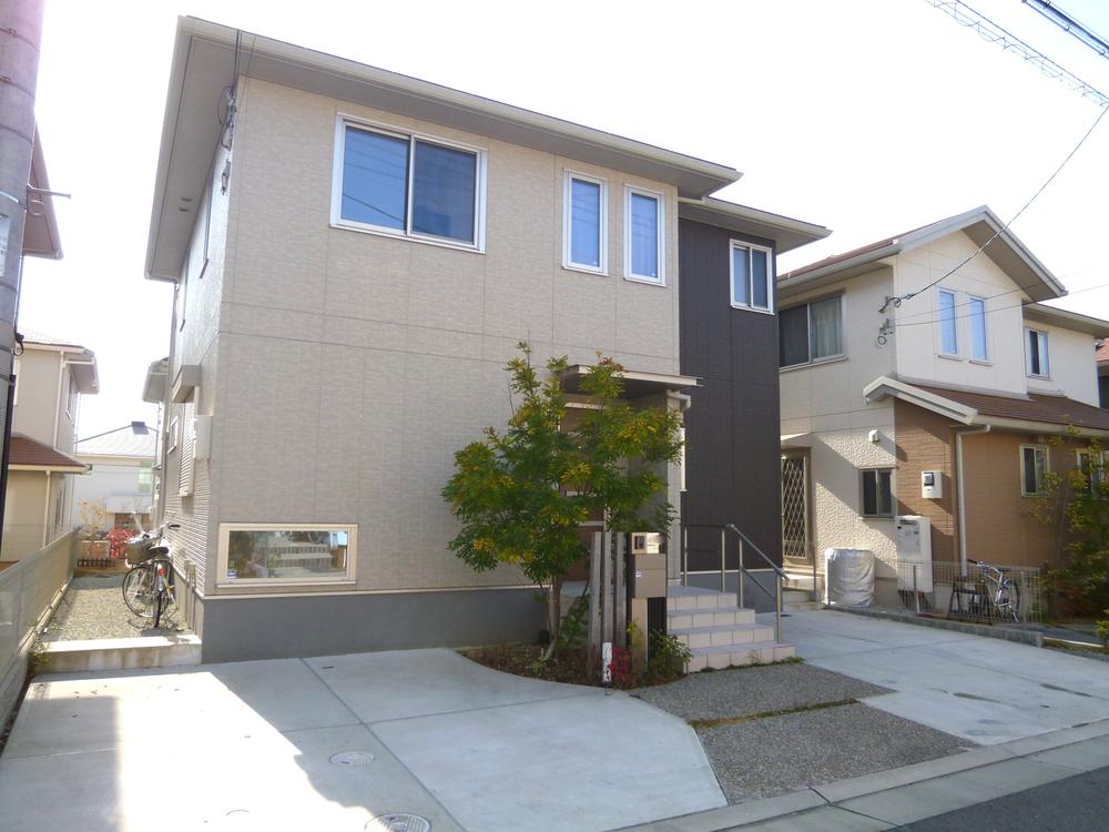 Local appearance photo. Local (12 May 2013) Shooting