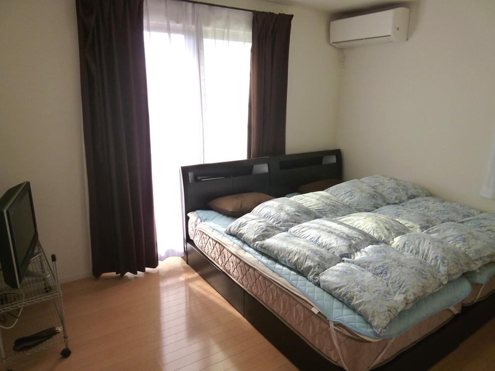 Non-living room. Indoor (12 May 2013) Shooting