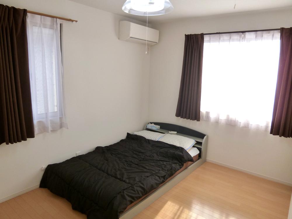 Non-living room. Indoor (12 May 2013) Shooting