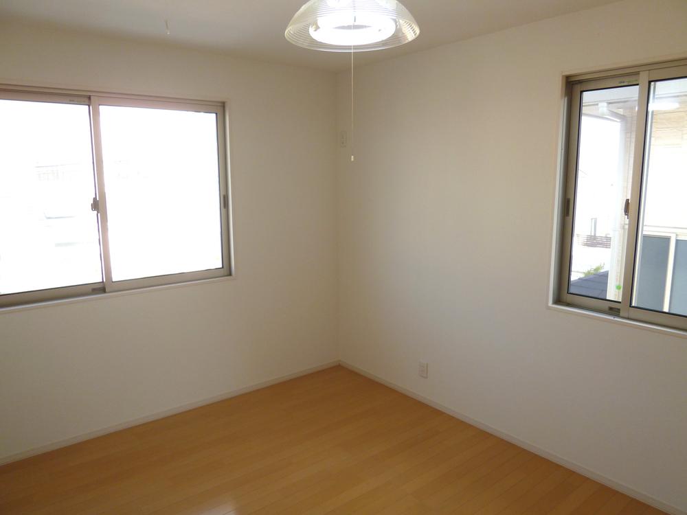 Non-living room. Indoor (12 May 2013) Shooting