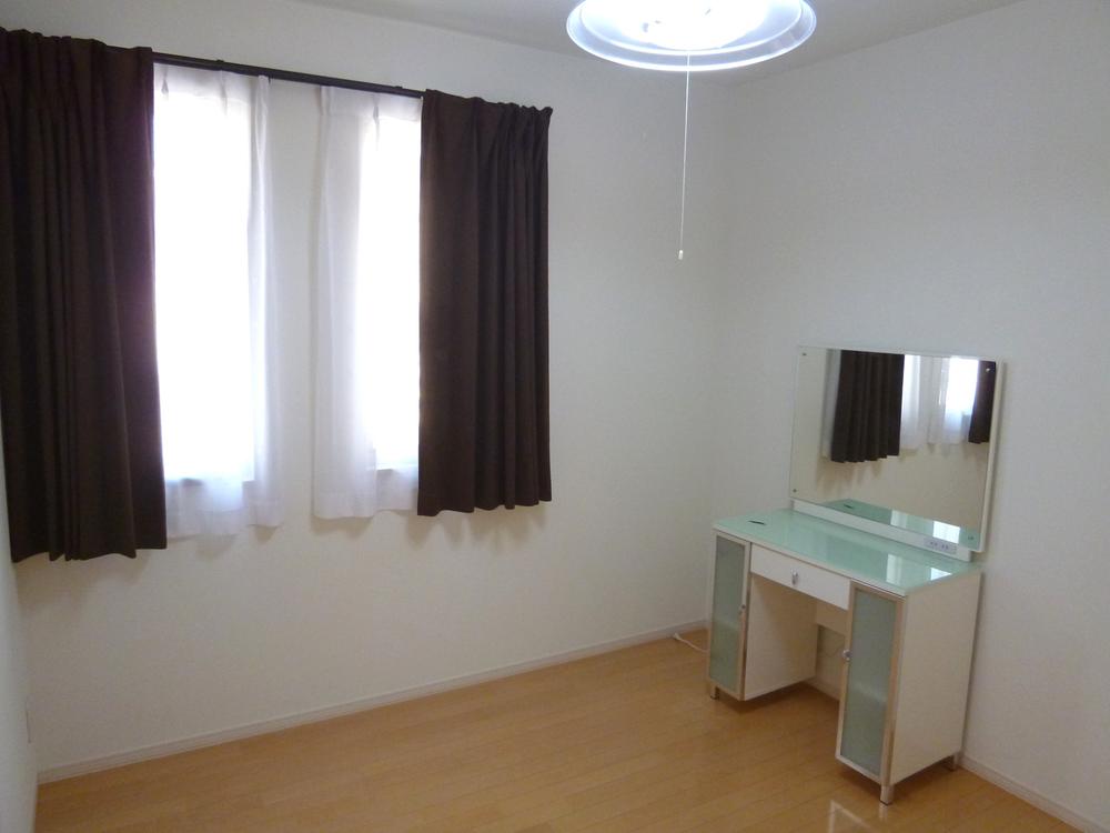 Non-living room. Indoor (12 May 2013) Shooting