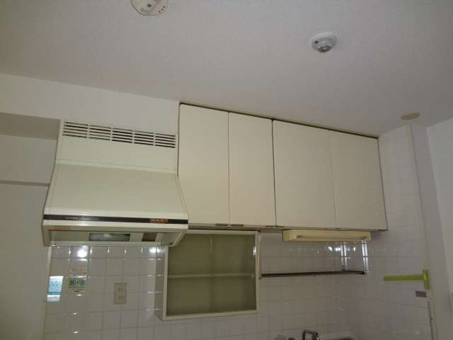 Receipt. Kitchen upper receiving