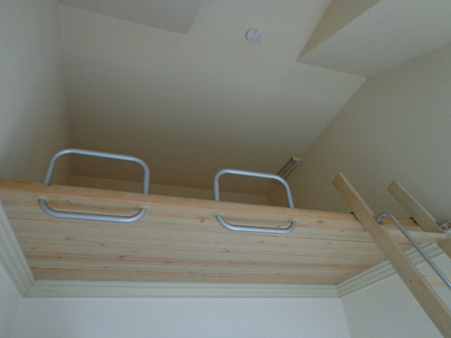 Other room space. loft