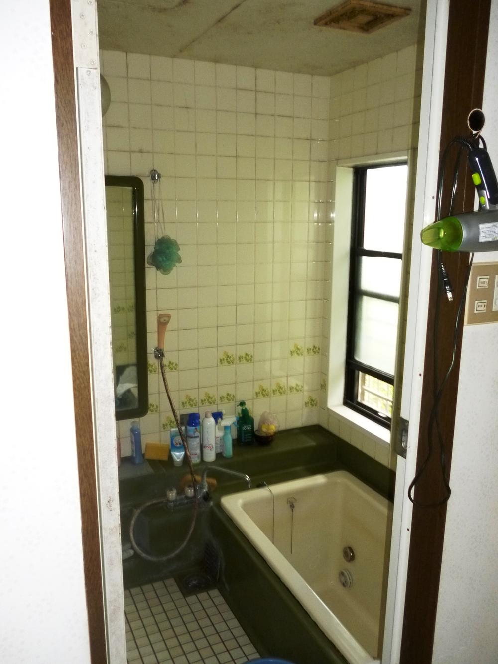 Bathroom. Indoor (June 2013) Shooting