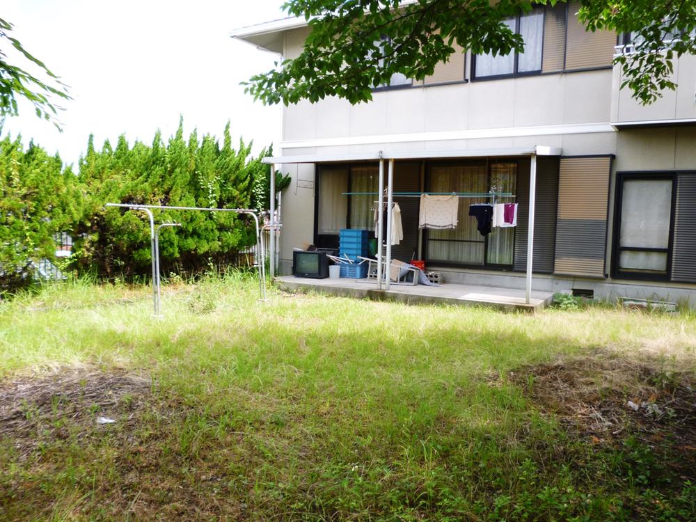 Garden. Local (June 2013) Shooting