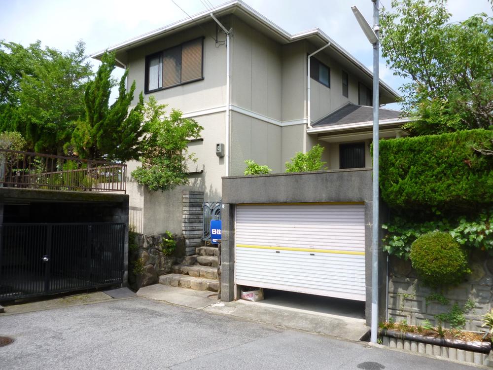 Local photos, including front road. Local (June 2013) Shooting