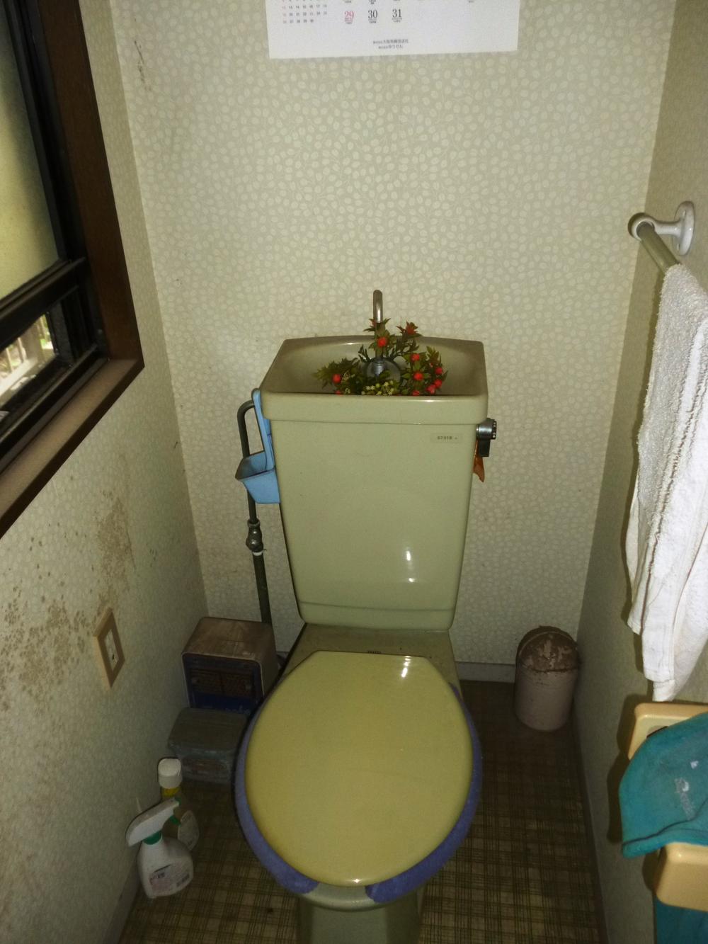 Toilet. Indoor (June 2013) Shooting