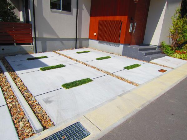 Parking lot. Next-generation air-conditioning system "Hikarihiyadan"