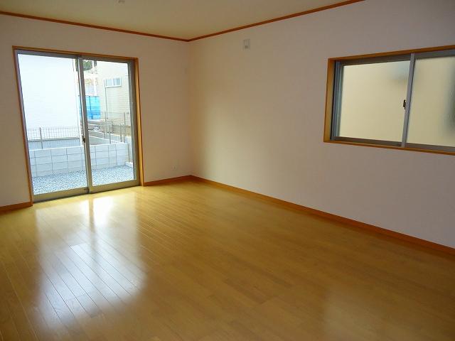 Living. Indoor (11 May 2013) Shooting South-facing bright living room is about 16 Pledge, There are 6 Pledge Japanese-style room of the adjacent, It can be used as an integral.